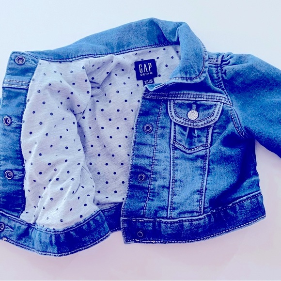 Gap baby jean jacket Size 6-12 months EUC - Picture 3 of 4